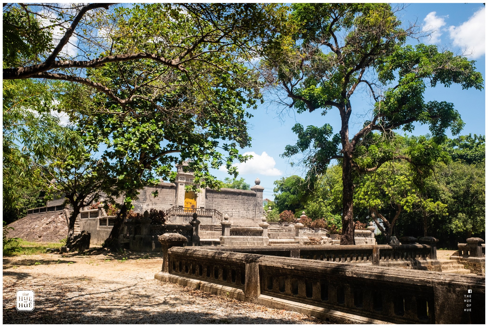 Van Van Tomb (Tu Thong Mausoleum)